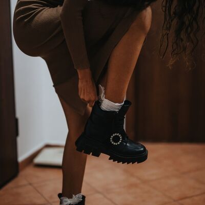 Şıklığın ince detayları: Bot ve çorap