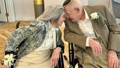 Dünyanın en yaşlı yeni evlileri