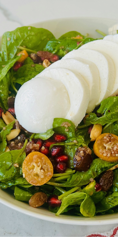 Meyveli mozarellalı ıspanak salatası