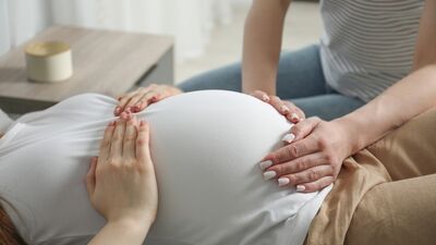 Doğumda destek alma hakkı sınırlanıyor