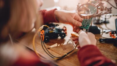 Kız çocukları STEM kariyeri için teşvik edin