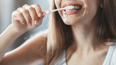 Adet döngünüz diş etlerinizi de etkileyebilir!