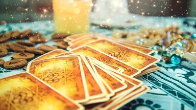 Burçlar ve tarot kartları arasındaki karmik bağ