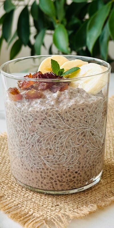 Muzlu hurmalı chia puding 