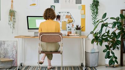 Uzun süre oturmak beyin sağlığını tehdit ediyor