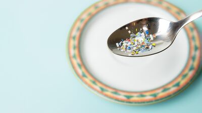 Mikroplastikler 6 saatte beyne ulaşıyor!