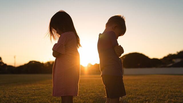 Kardeş rekabeti ile nasıl başa çıkılır?