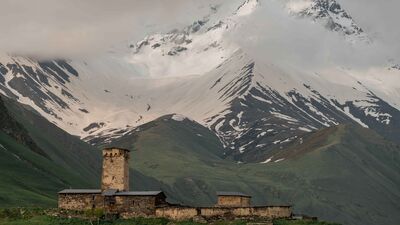 Kafkaslar'da taş kuleli köy: Uşguli