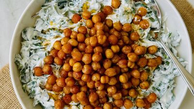 Çıtır nohutlu semizotu salatası 