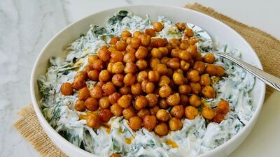 Çıtır nohutlu semizotu salatası 