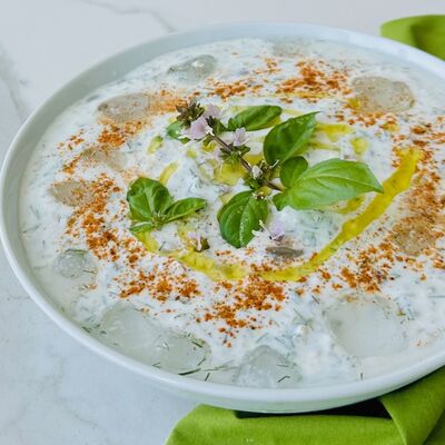 Kinoalı mercimekli soğuk çorba
