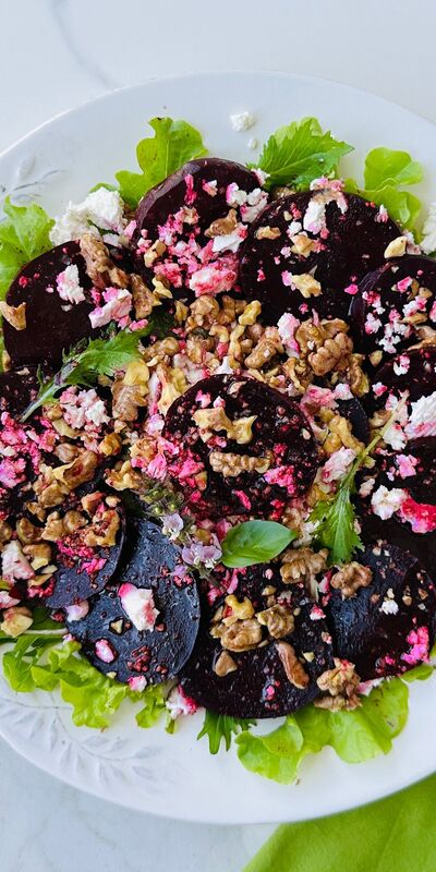 Peynirli cevizli pancar salatası