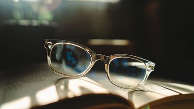 Yakın gözlüğünden kurtaran göz damlası geliştirildi