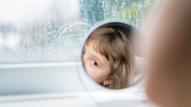 Kız çocuklarının %37'si vücudunu beğenmiyor!