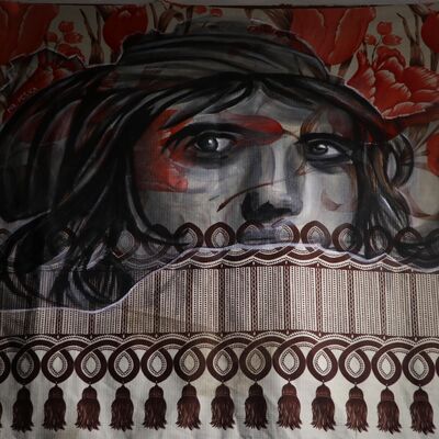 Eski halı ve perdeler sanatla dönüşüyor