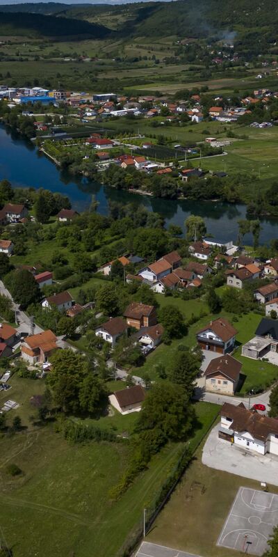 Una nehri kıyısında parlayan köy: Golubic
