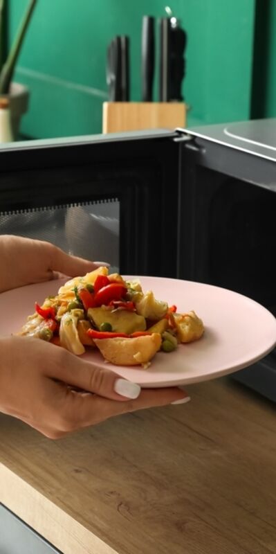 Mikrodalgada ısıttığınız yiyeceklere ne olur?