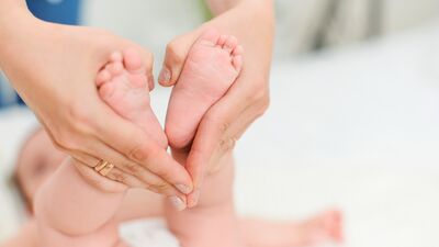 Yenidoğan için kayropraktik bakımı 