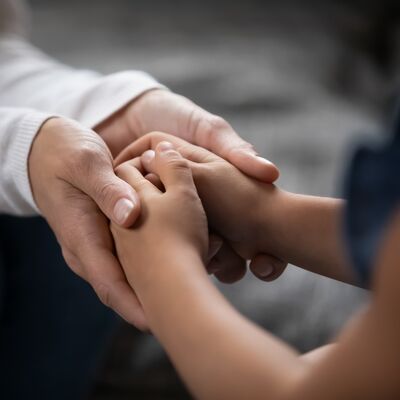 Sizi aşırı korumacı ebeveyn yapan 5 neden