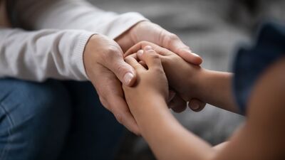 Sizi aşırı korumacı ebeveyn yapan 5 neden