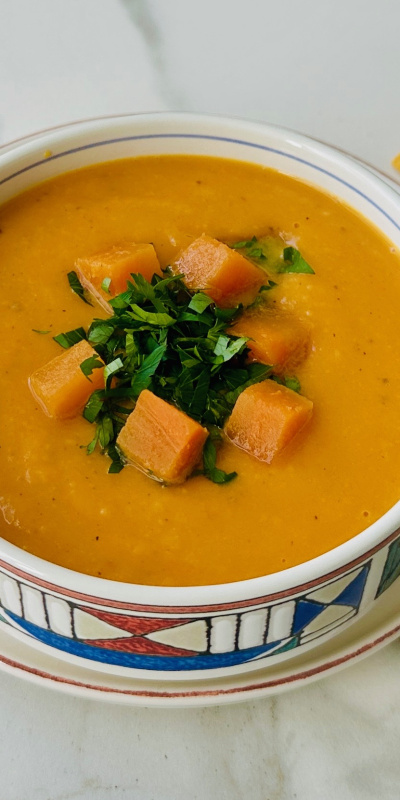 Zencefilli tatlı patates çorbası