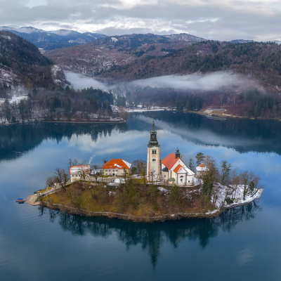 Sis altında saklanan güzellik: Bled gölü