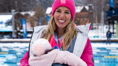  Deniz Kayadelen: Buzlu suda 2 altın madalya!