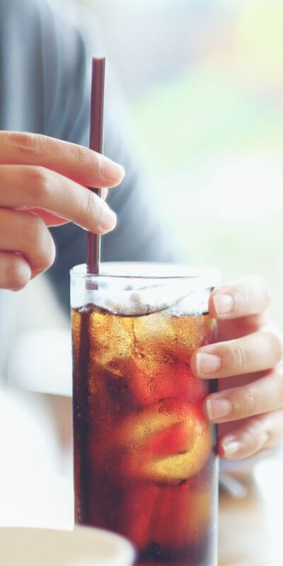 Ergenlikte şekerli içecek tüketmek anksiyeteyi artırıyor