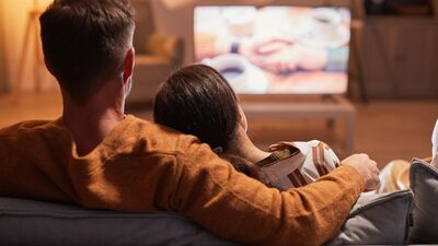  Erkekler romantik filmleri neden gizlice seviyor?