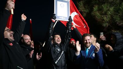 Türk dalgıçtan dünya rekoru: Soğuk suda 36 saat