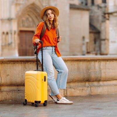 Şık ve rahat seyahat kombinleri