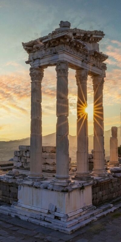 Tarihin derinliklerinden günümüze: Bergama Akropolü