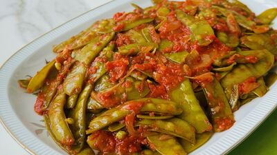 Zeytinyağlı sultani bezelye yemeği 