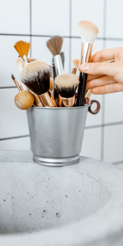 Makyaj fırçalarını temizlemenin doğru yolları