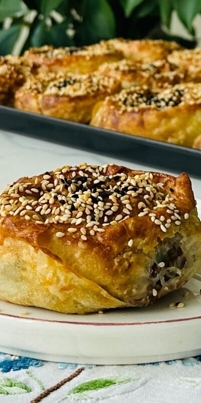 Kıymalı gül böreği 