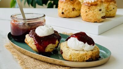 Kuru üzümlü scone