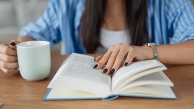 Tamamen sessiz ve gizemli bir kitap: Uzak