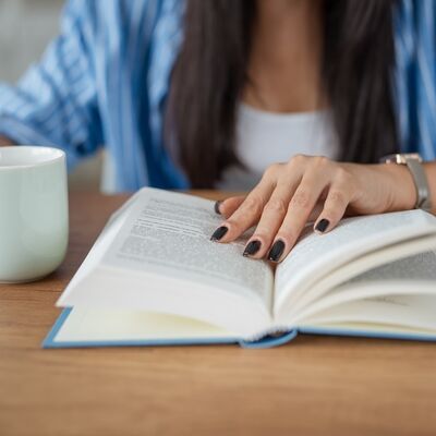 Tamamen sessiz ve gizemli bir kitap: Uzak