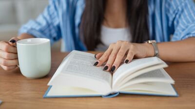 Tamamen sessiz ve gizemli bir kitap: Uzak