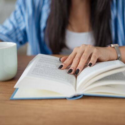 Tamamen sessiz ve gizemli bir kitap: Uzak