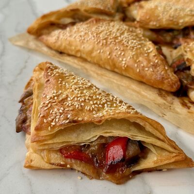 Patlıcanlı üçgen börek 