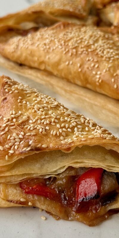 Patlıcanlı üçgen börek 
