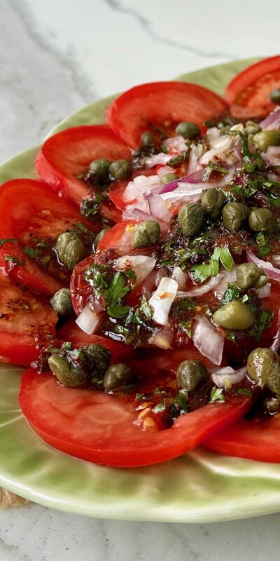 Soslu domates salatası 