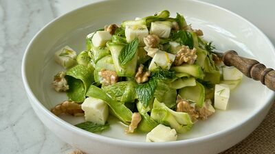  Çiğ kabak salatası 