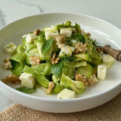 Çiğ kabak salatası 