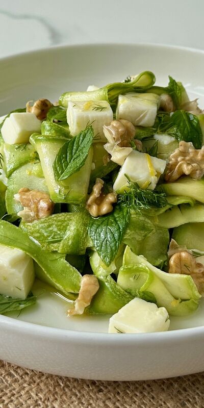 Çiğ kabak salatası 