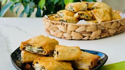 Baklava yufkasıyla ıspanaklı börek