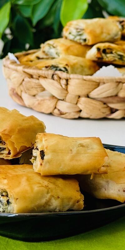 Baklava yufkasıyla ıspanaklı börek