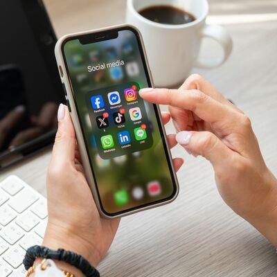 Sosyal medya cebimize nasıl sızıyor?