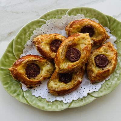 Sucuklu milföy pide 